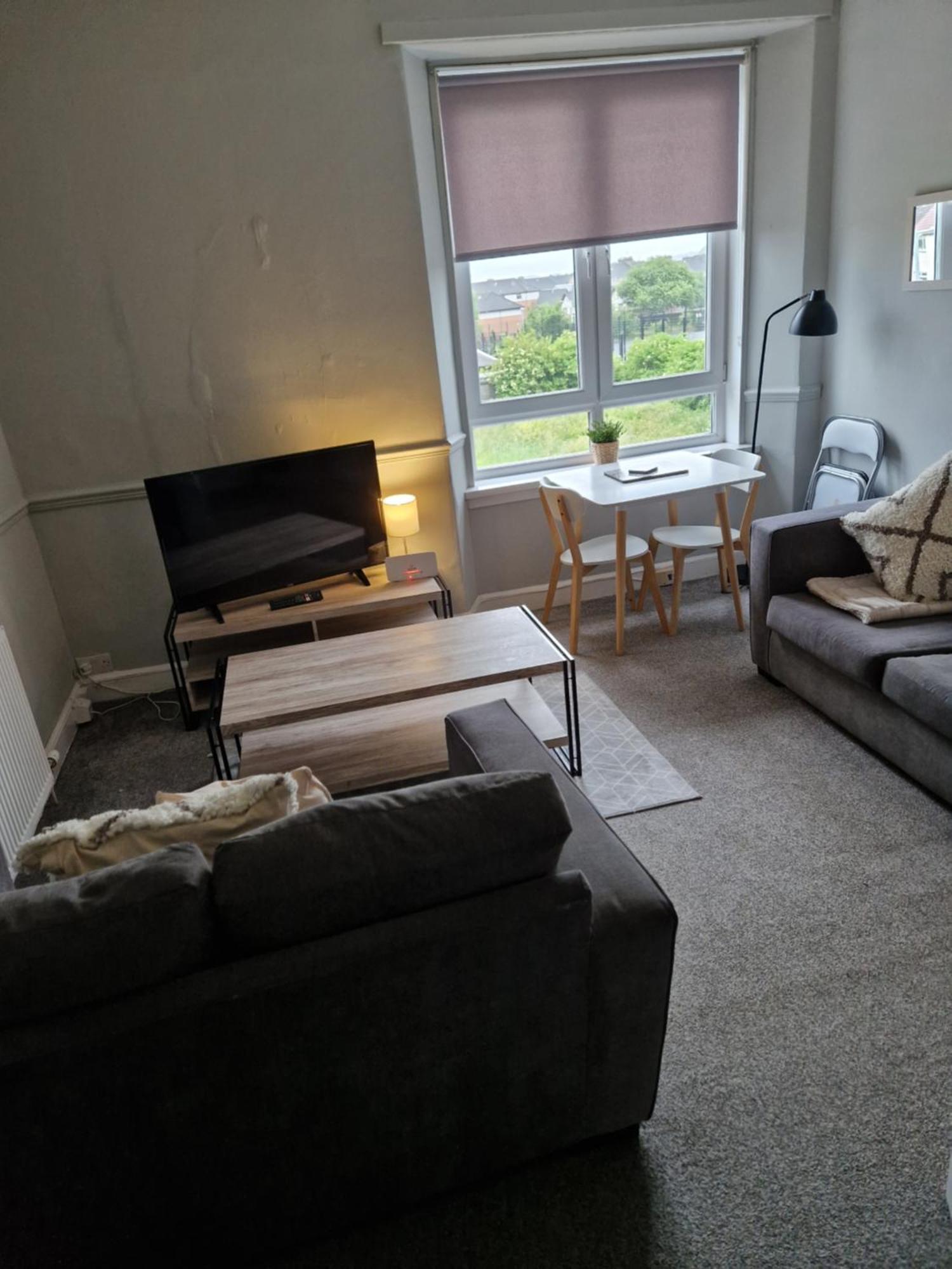 Star Apartment Dumbarton Bagian luar foto